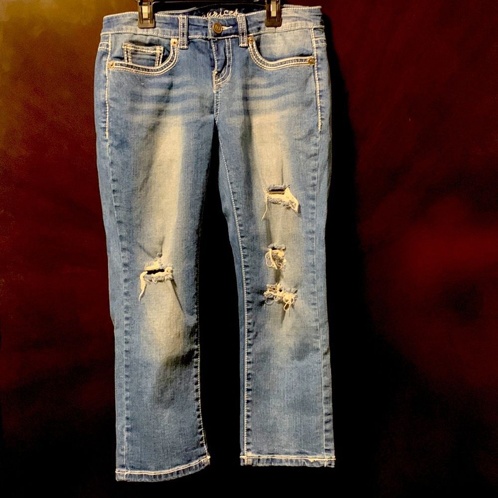 MAURICES‎ Capris distressed size 3/4 Regular